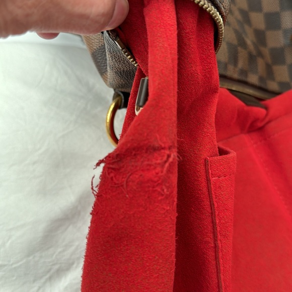 Louis Vuitton - Picture 10 of 16